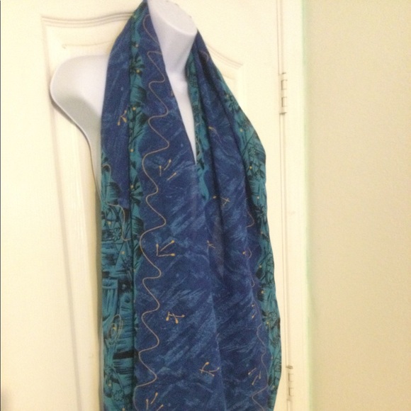 Beautiful Polyester scarf More by Lata - Picture 3 of 8